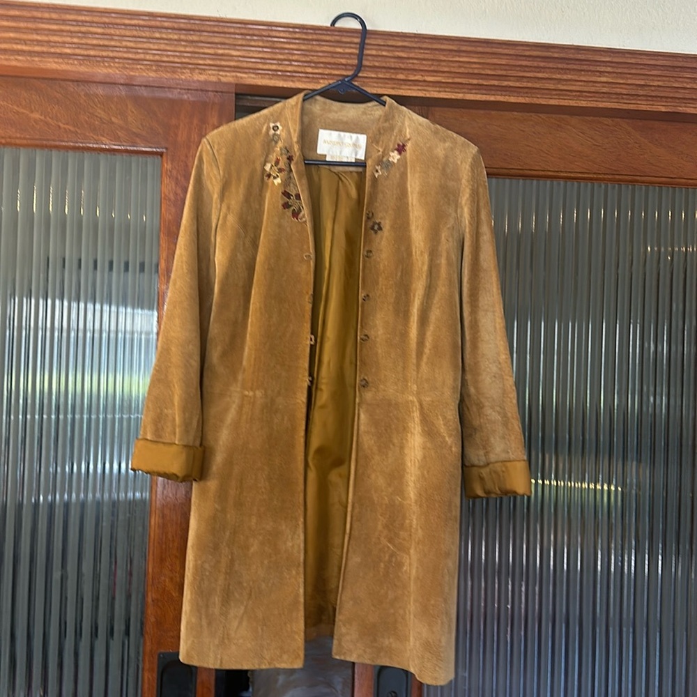 Vintage Leather Coat 🧥✨